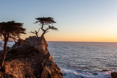 Sahilde güzel bir gün batımı