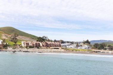 İsrail eyaletinin kuzeyindeki kumsal manzarası.