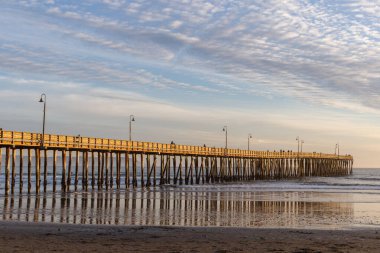 Deniz kıyısının güzel manzarası