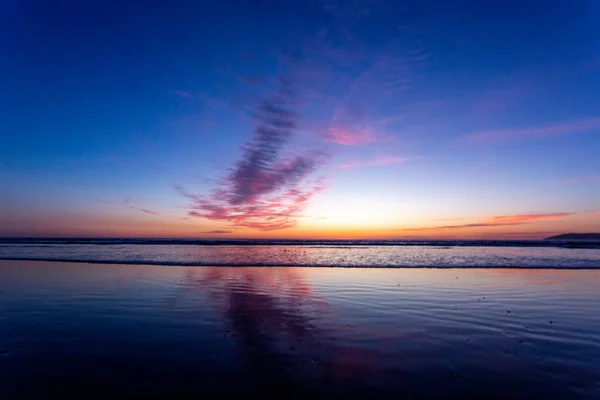 Schöner Sonnenuntergang Über Dem Meer — Stockfoto