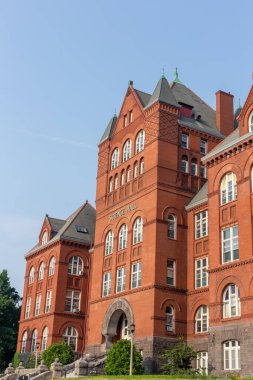 Stockholm 'deki eski tuğla bina.