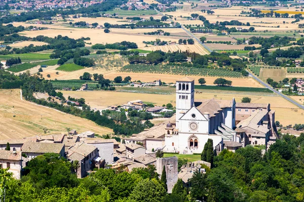 이탈리아 움브리아 지역의아 마을입니다 마을은 중요한 이탈리아의 프란치스코 바실리카 Basilica — 스톡 사진