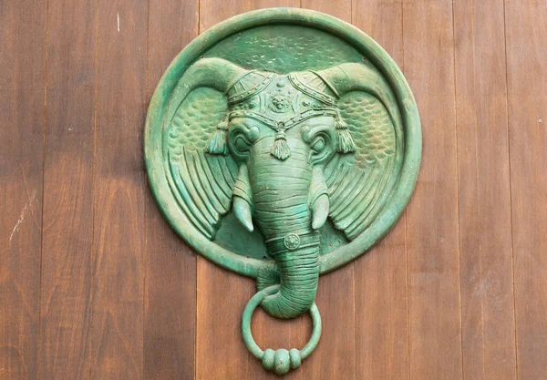 Κεφαλοκυνηγός Ελέφαντα Έννοια Της Περιπέτειας Μυστήριο Φαντασία — Φωτογραφία Αρχείου