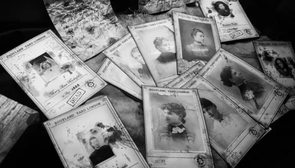 开膛手杰克受害者伦敦苏格兰场1888年凶手谋杀了12名妇女带有血的图片 维多利亚时代的黑暗犯罪 — 图库照片