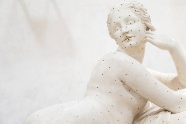 Possagno, İtalya - Haziran 2022: Yalancı Venüs - Najade Giacente - Antonio Canova, 1816