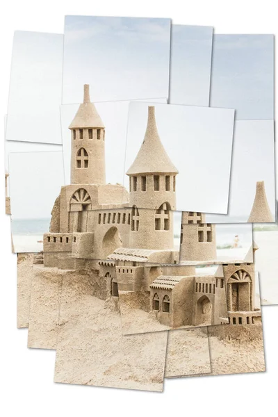 Kreativní Obrázek Odeslaných Hradů Slunné Pláži Modrou Oblohou Koncept Volného — Stock fotografie