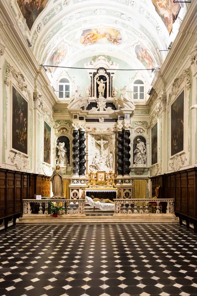 意大利万蒂米利亚 2022年8月 基督耶稣塑像的奥拉多 戴尼里的巴洛克教堂内部 — 图库照片