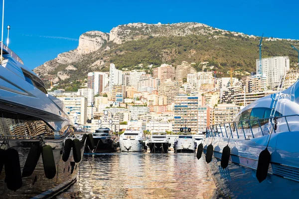 Monte Carlo Monaco August 2022 Port Hercule Mit Luxusyachten Booten — Stockfoto