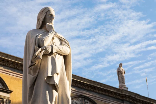 Vérone Italie Statue Dante Alighieri Célèbre Poète Vieille Sculpture — Photo