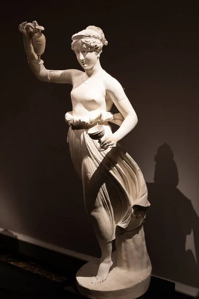 バッサーノ グラッパ イタリア 2022年12月 アントニオ カノーヴァの有名な古代彫刻であるHebe像 1796 — ストック写真