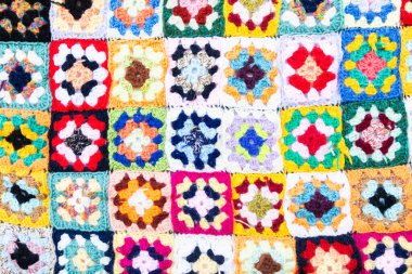 Çok renkli yün battaniye, geometrik arkaplan, retro dekoratif desen