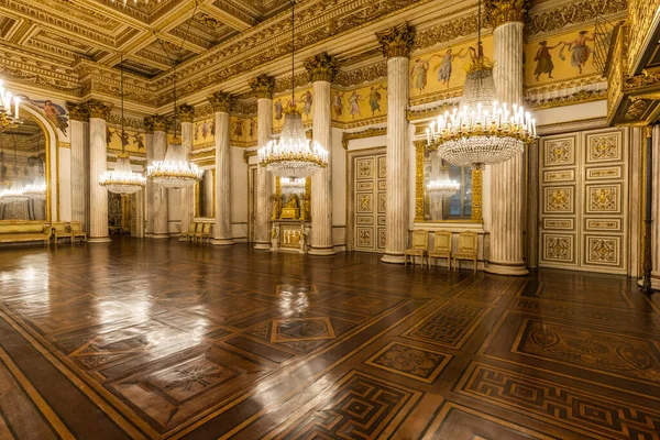 Turin Italien Cirka Januari 2022 Romantisk Gammal Balsalsinteriör Kungliga Slottet — Stockfoto