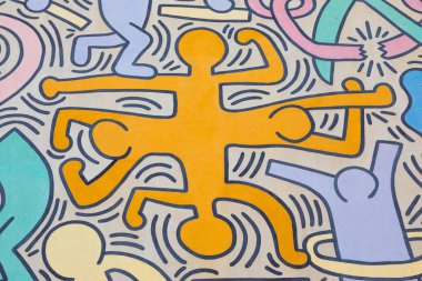 Pisa, İtalya - 29 Haziran 2023: Tuttomondo (Tüm Dünya), Amerikalı ressam Keith Haring 'in 1989 yılında ölümünden önce yaptığı son duvar resmi..