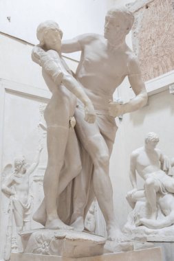 Possagno, İtalya - Haziran 2022: Dedalo e Icaro - Daedalus ve Icarus - heykeltıraş Antonio Canova, 1779