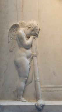 Possagno, İtalya - Haziran 2022: Antonio Canova 'nın cenaze heykeli. Mezar taşında mermer anıt