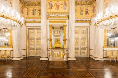 Torino, İtalya - Nisan 2023 Kraliyet Sarayı Balo Salonu. Lüks, zarif antik iç mimari, yaklaşık 1860 'larda.