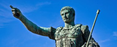 Julius Caesar, Roma, İtalya 'da antik bir heykel. Liderlik kavramı, kişisel büyüme, kişisel gelişim, kişisel yardım