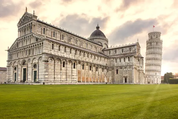 Pisa Italië Juni 2023 Kathedraal Sightseeing Reisbestemming Zonsopgang Licht Beroemd Rechtenvrije Stockfoto's