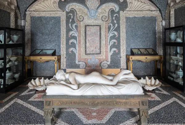 Ізола Белла Італія Серпня 2023 Спляча Венера Джованні Баттіста Монті Стокова Картинка