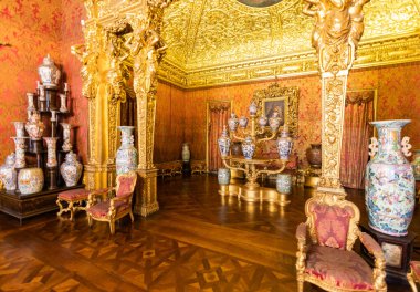 Torino, İtalya - Nisan 2023 Çin Kraliyet Sarayı Çerçeve Odası. Lüks, zarif antik iç mimari, yaklaşık 1860 'larda.