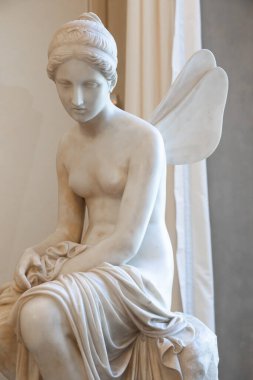 Floransa, İtalya: 28 Aralık 2023. Psyche Terk Edildi Pietro Tenerani, 1819, Carrara mermeri - Ruh 'un Eros' u kaybettiği an