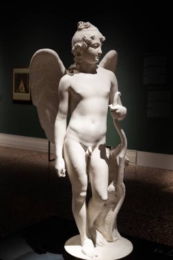 Bassano del Grappa, İtalya - 22 Aralık 2023. Kanatlı Aşk Tanrısı, heykeltıraş Antonio Canova, 1795, alçı.