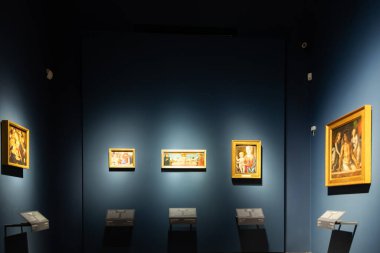 Milan, İtalya - 23 Eylül 2023: Brera antik resim müzesinin içi. Klasik sanat tutkusu, zarif bir iç mekan, hiç kimse.