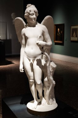 Bassano del Grappa, İtalya - 22 Aralık 2023. Kanatlı Aşk Tanrısı, heykeltıraş Antonio Canova, 1795, alçı.