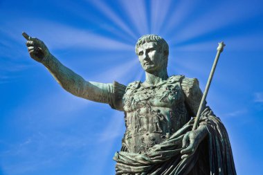 Julius Caesar, Roma, İtalya 'da antik bir heykel. Liderlik kavramı, kişisel büyüme, kişisel gelişim, kişisel yardım