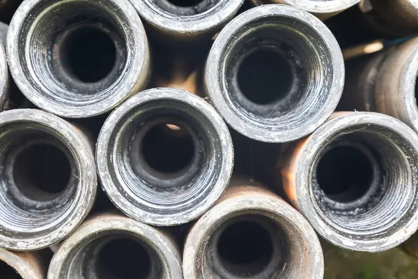 Su kuyusu delme borusu. Endüstriyel makineler, mühendislik ekipmanları, hidrolik teknoloji