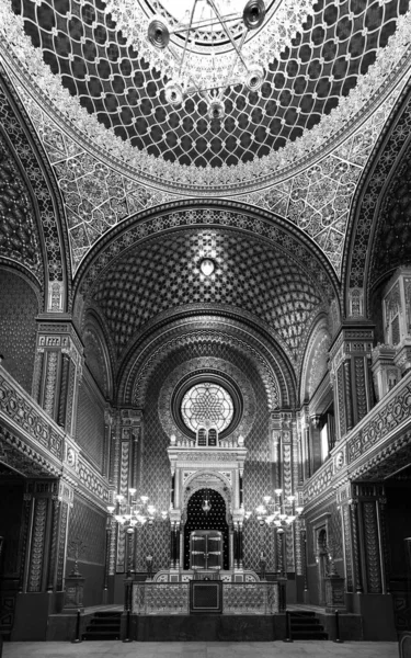 Torah Ark Και Bema Στην Ισπανική Συναγωγή Στην Πράγα Χτισμένο — Φωτογραφία Αρχείου