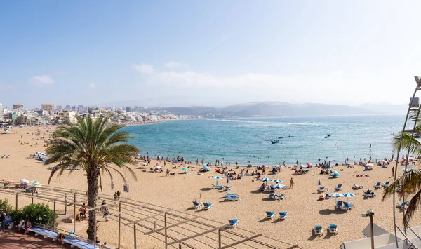 LAS PALMAS DE GRAN Kanada - 27 Haziran 2023: İspanya 'daki Kanarya Adaları' ndaki Las Palmas de Gran Kanarya Sahili 'nin Panorama manzarası.