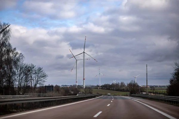 Енергетичний Перехід Європі Вітрові Турбіни Полях Вздовж Автомагістралі Німеччини Автобані — стокове фото