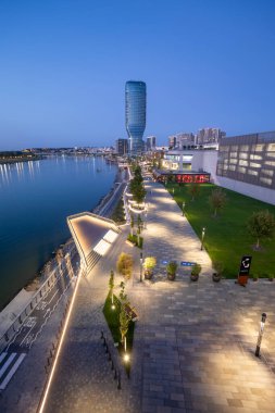 Belgrad, Sırbistan - 5 Ekim 2023: Belgrad Rıhtımı - Sava Nehri kıyısında yeni bir lüks mahalle