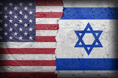 Amerika Birleşik Devletleri (ABD) ve İsrail bayrağı beton duvar arkaplanı üzerine duvar yazısı olarak