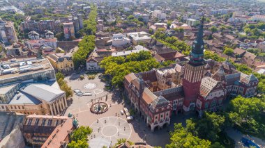 Subotica - Sırbistan 'ın özerk Voyvodina eyaletinin Kuzey Backa İlçesinin kent ve idari merkezi