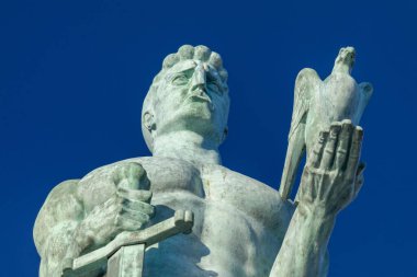 Ünlü Belgrad simgesi ve kentin gayri resmi simgesi: Victor Anıtı (Sırpça: Spomenik pobedniku). Kalemegdan Kalesi 'nde yer alan kale, en ünlü Jugoslavialı heykeltıraş İvan Mestroviç tarafından yapıldı.