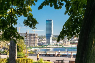 Belgrad Rıhtım Bölgesi 'ndeki modern bina, Sırp başkentinin eski manzarasını değiştirdi