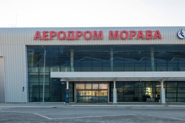 Krallık, Sırbistan - 19 Aralık 2024: Uluslararası Havalimanı Morava, Ladjevci, Krallık ve Sırbistan 'ın Cacak kenti yakınları