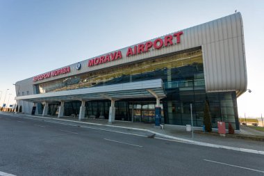 Krallık, Sırbistan - 19 Aralık 2024: Uluslararası Havalimanı Morava, Ladjevci, Krallık ve Sırbistan 'ın Cacak kenti yakınları