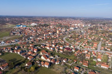 Sırbistan 'ın Kolubarski diskinde yer alan Lajkovac' ın Hava Aracı Görünümü