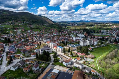 Sırbistan 'ın Zlatibor diskoteğine bağlı Kosjeriç' in Hava Aracı Görünümü