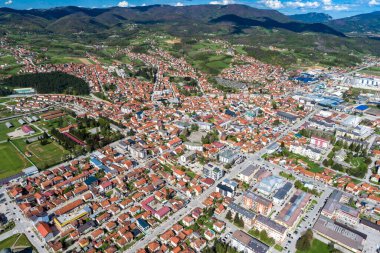 Pozega Uzicka ve panorama drone Sırbistan 'ın havadan görüntüsü