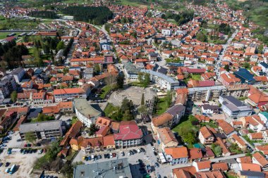 Pozega Uzicka ve panorama drone Sırbistan 'ın havadan görüntüsü