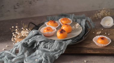 Portekiz 'in Alcobaca şehrinden geleneksel Portekiz tatlısı Castanha De Ovo.