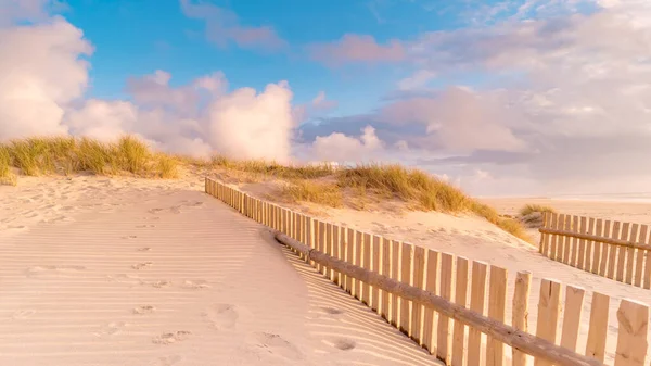 Zeitraffer Aufnahme Eines Strandes Mit Wolken Himmel — Stockfoto