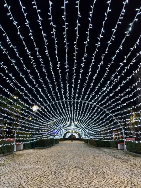 葡萄牙奥瓦尔街道上的圣诞灯饰 — 图库照片