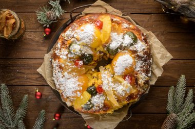 Bolo do Rei ya da Kralın Pastası, Noel, Karnaval ya da Mardi Gras için yapıldı..