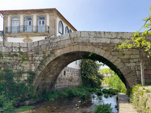 Παλιά Γέφυρα Στη Βουζέλα Της Πορτογαλίας Ένα Ηλιόλουστο Απόγευμα — Φωτογραφία Αρχείου