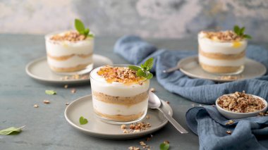 Natas do Ceu, kaşık ile yenen geleneksel bir Portekiz tatlısıdır..